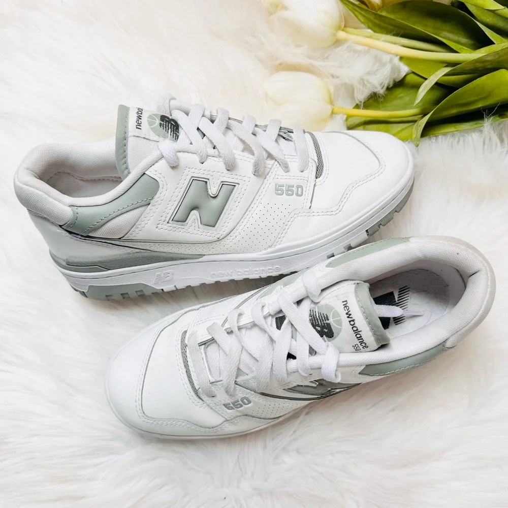 New Balance 550 Sneakers - Picture 2 of 9